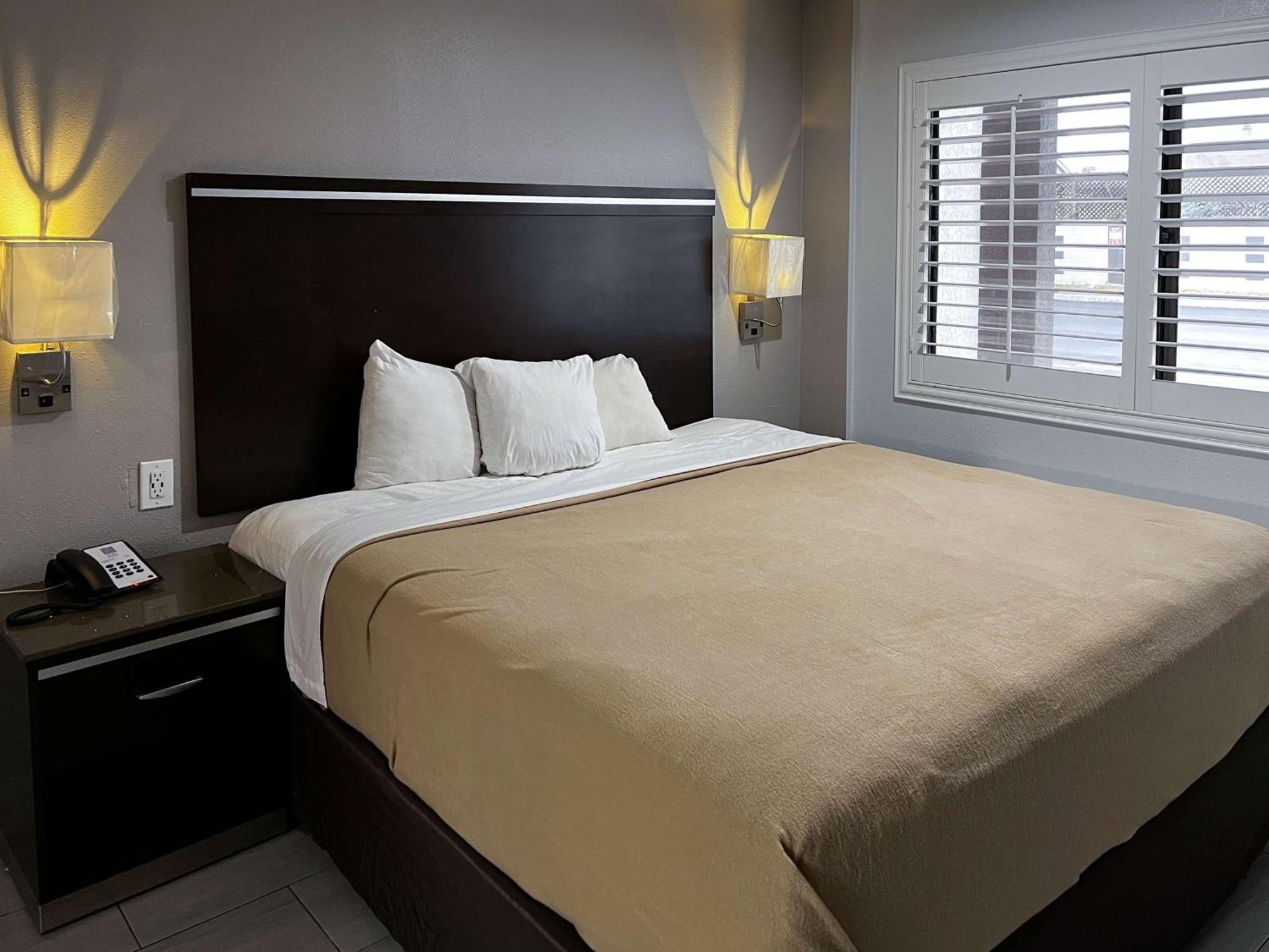 Studio 6 Artesia Ca Hotel