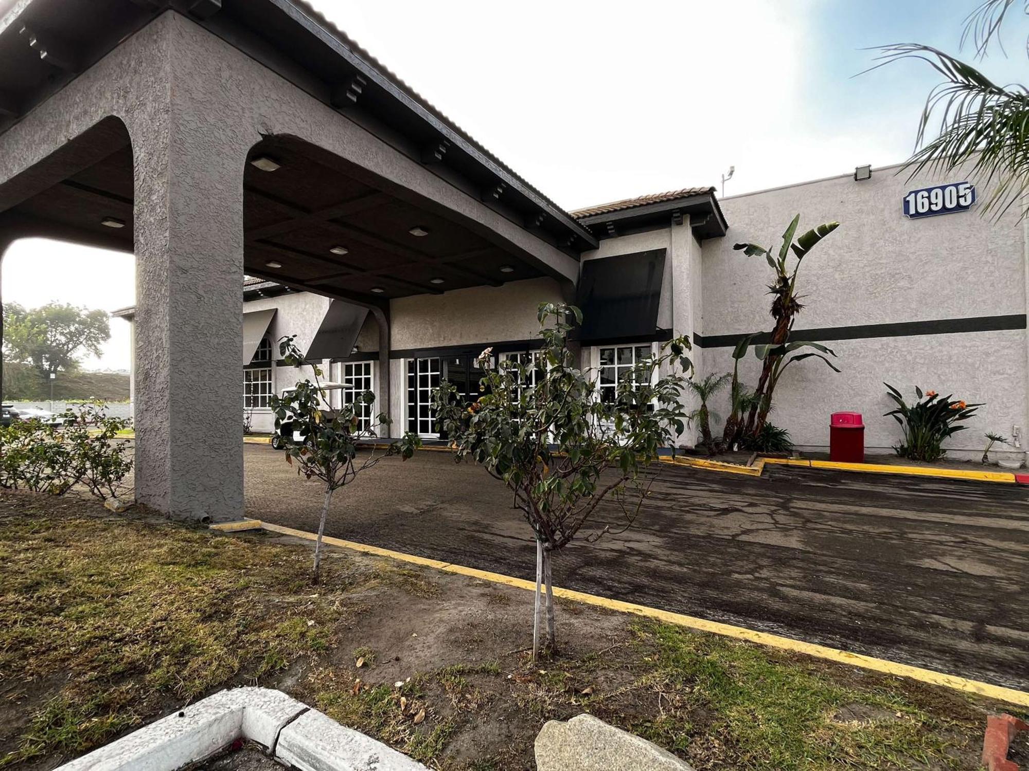 Studio 6 Artesia Ca 2*